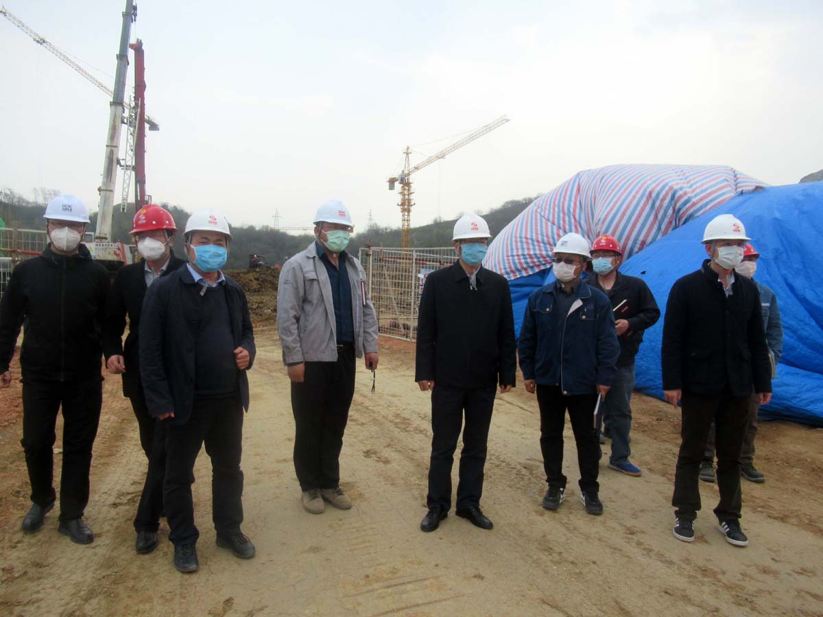 皖能環(huán)?？偨?jīng)理張為義到安徽電建一公司合肥龍泉山項目調(diào)研疫情防控和復工復產(chǎn)工作