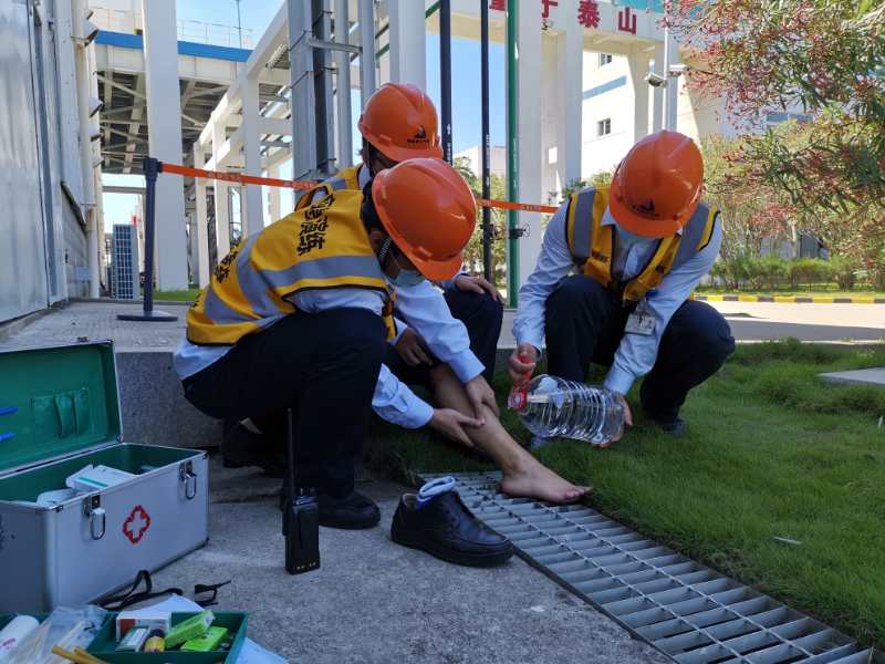 防毒蛇咬傷，保人身安全