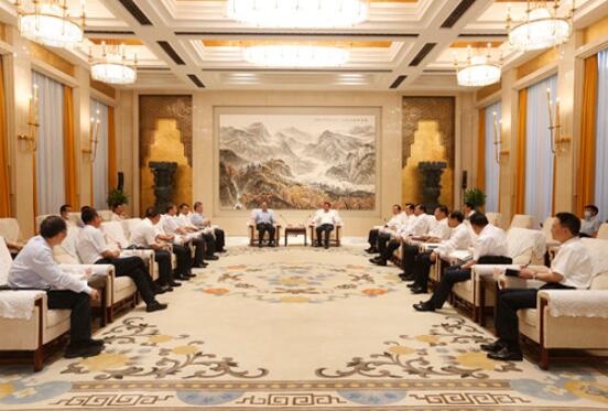 湖北省委書記應(yīng)勇、省長王曉東會見國家電網(wǎng)董事長、黨組書記毛偉明