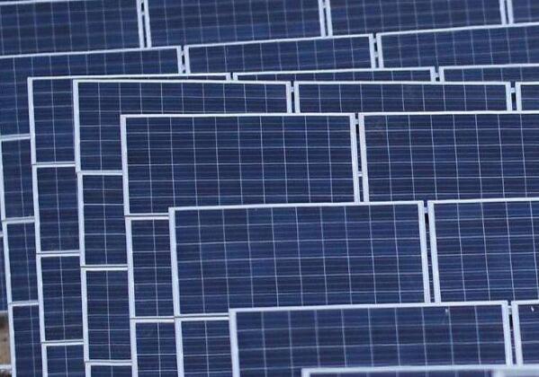 廣東梅州兩個光伏復(fù)合項目總投資35億元，年發(fā)電量為77000萬度