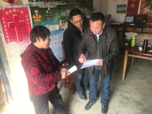 張紅軍：用真心，換真情，扶真貧