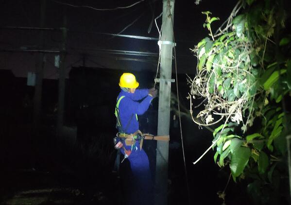 國(guó)網(wǎng)余姚市供電公司：夜間排查薄弱環(huán)節(jié)，保障電網(wǎng)安全運(yùn)行