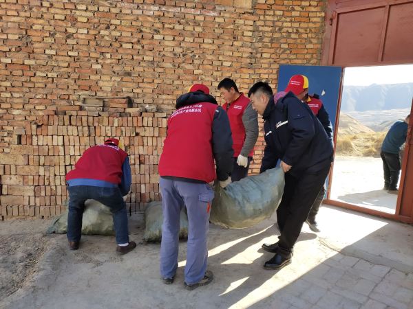 國網(wǎng)青海黃化化隆縣供電公司:節(jié)前“祝福”暖人心