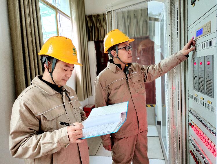四川通江供電:巡視檢查設(shè)備安全 確保元宵用電高峰