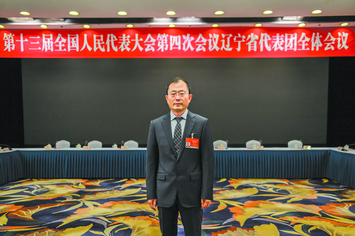 國(guó)人大代表 國(guó)網(wǎng)遼寧省電力有限公司董事長(zhǎng)、黨委書(shū)記石玉東：加強(qiáng)能源互濟(jì) 促進(jìn)能源互聯(lián)網(wǎng)發(fā)展