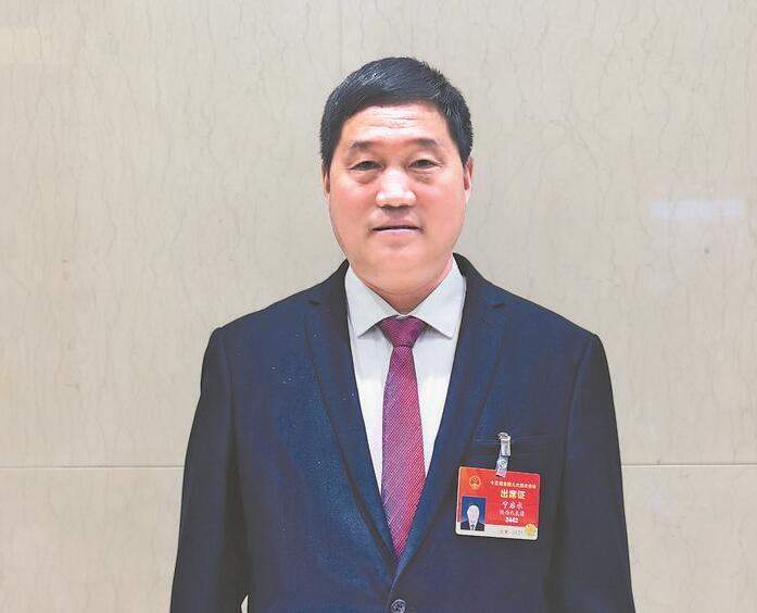 全國(guó)人大代表 寧啟水:建設(shè)特高壓外送通道 推進(jìn)清潔能源外送