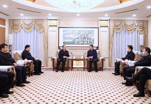 國(guó)家電網(wǎng)董事長(zhǎng)辛保安、總經(jīng)理張智剛與江蘇省省長(zhǎng)許昆林舉行會(huì)談