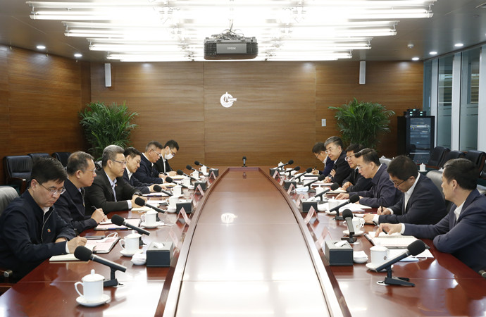 錢智民拜會(huì)中國(guó)海油董事長(zhǎng)、黨組書記汪東進(jìn)