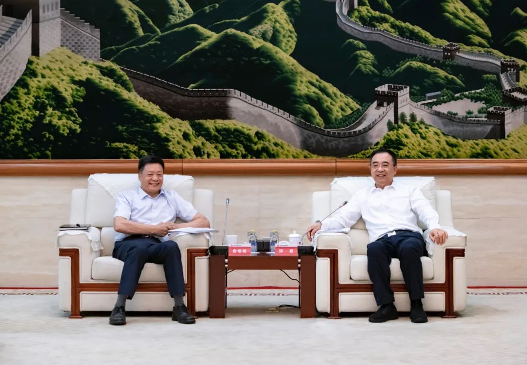 鄒磊會見東方電氣黨組書記、董事長俞培根