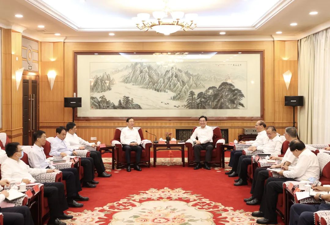 國家電網(wǎng)董事長、黨組書記辛保安與青海省委書記信長星、省長吳曉軍會談