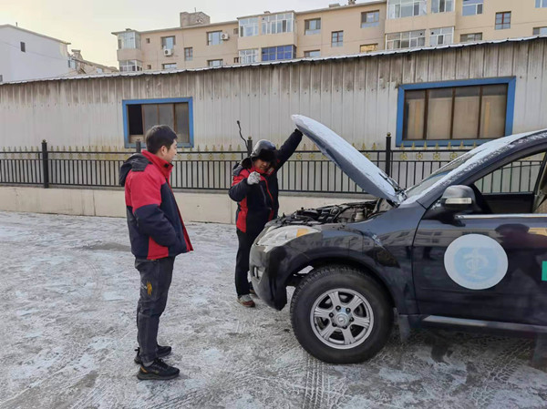 烏海市千里山供電分公司：春節(jié)前夕車輛自查，確保節(jié)日安全出行