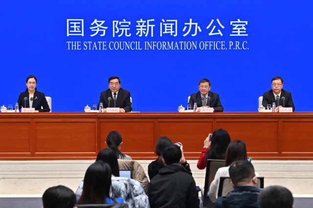 國(guó)家發(fā)改委：健全多能互補(bǔ)綜合應(yīng)急調(diào)度機(jī)制，推動(dòng)風(fēng)、光發(fā)電多發(fā)滿發(fā)