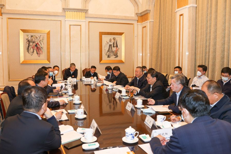 雷鳴山、韓君調(diào)研三峽集團(tuán)新疆區(qū)域工作