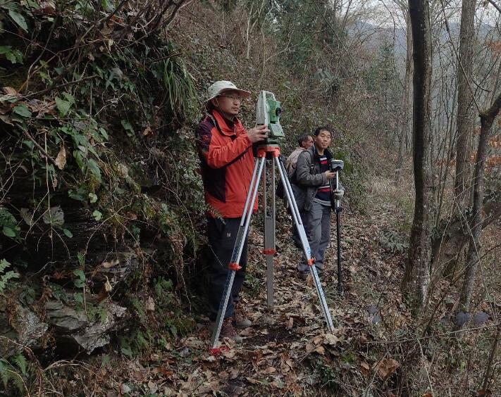 極限攀登的“背包客”——中國能建江蘇院寧夏-湖南特高壓±800千伏直流線路工程終勘紀(jì)實
