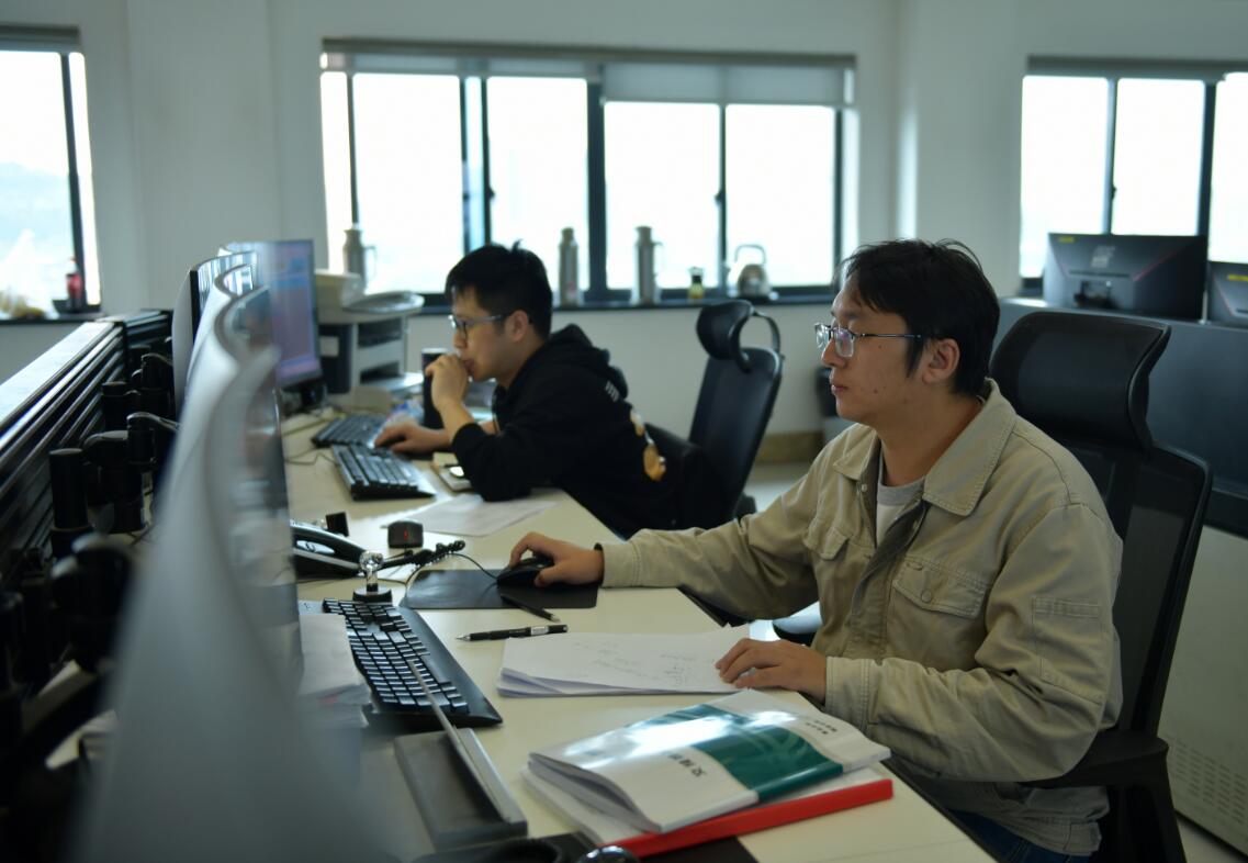 余姚市宏宇輸變電工程公司堅守崗位 全力保障“五一”用電無憂