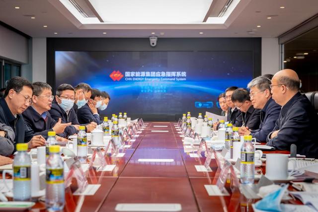 國家能源局黨組書記、局長章建華帶隊(duì)調(diào)研國家能源集團(tuán)