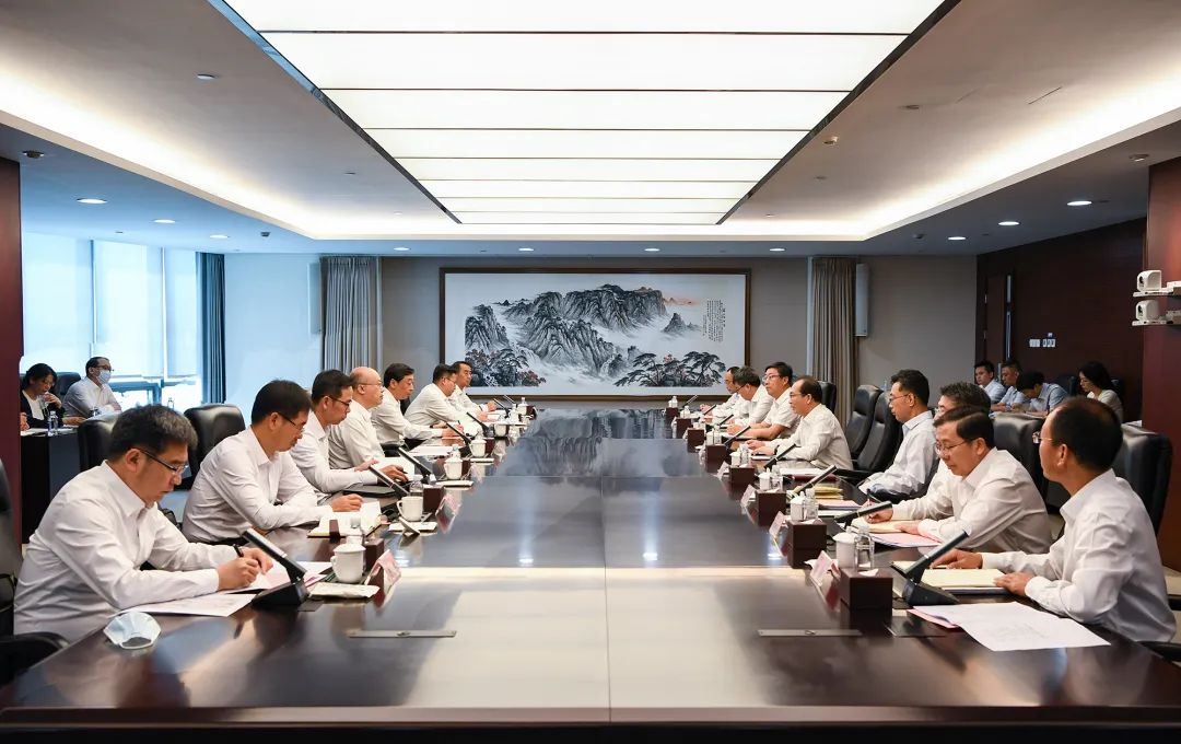 華電集團(tuán)黨組書記、董事長(zhǎng)江毅與河北省委副書記、省長(zhǎng)王正譜舉行會(huì)談