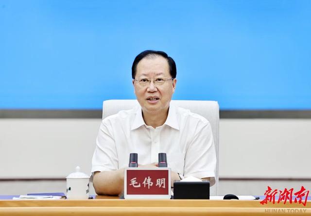 湖南省委副書記、省長(zhǎng)毛偉明與發(fā)電企業(yè)代表座談：強(qiáng)化擔(dān)當(dāng) 滿發(fā)穩(wěn)發(fā)