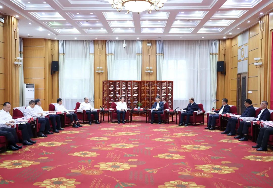 國家電網(wǎng)公司董事長、黨組書辛保安會見青海省委書記陳剛、省長吳曉軍、省政協(xié)主席公保扎西