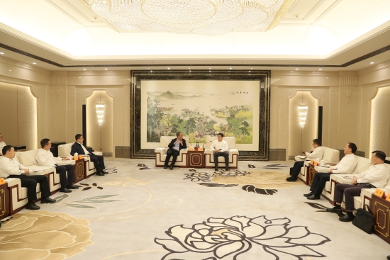 中國電建黨委副書記、總經(jīng)理王斌與江蘇省委常委、蘇州市委書記曹路寶舉行會談