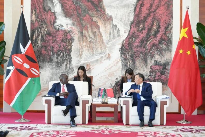 中國能建黨委書記、董事長宋海良與肯尼亞總統(tǒng)魯托會(huì)談