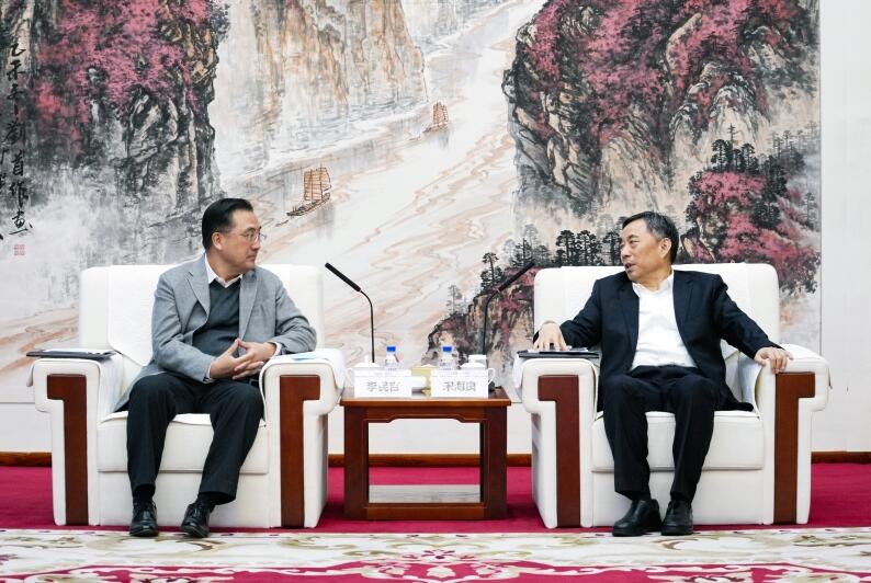 中國能建黨委書記、董事長宋海良與華夏銀行黨委書記、董事長李民吉會談