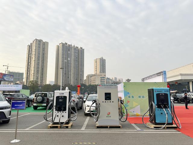 京能新能源助力婁底市新能源汽車下鄉(xiāng)，為鄉(xiāng)村振興添“綠”