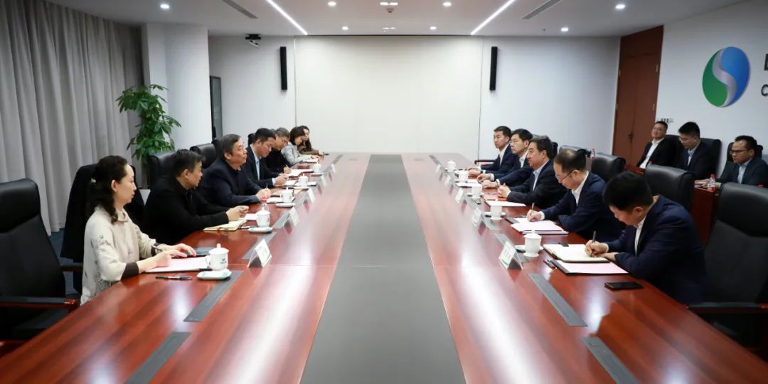 中國電氣裝備黨委書記、董事長白忠泉會見上海市經濟和信息化委員會副主任戎之勤