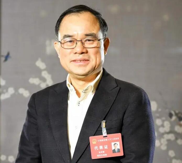 【兩會(huì)好聲音】全國人大代表、長安汽車董事長朱華榮：強(qiáng)化市場(chǎng)調(diào)節(jié)手段，進(jìn)一步改善汽車消費(fèi)環(huán)境