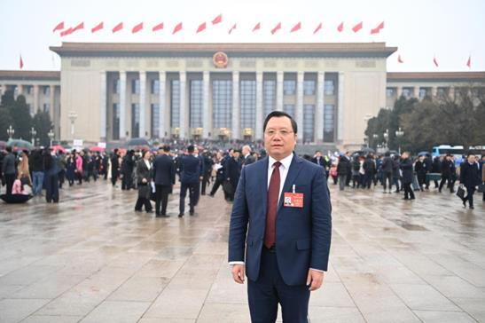 【兩會(huì)好聲音】全國人大代表劉宏志:推進(jìn)五個(gè)升級(jí)激發(fā)鄉(xiāng)村振興“數(shù)智力量”