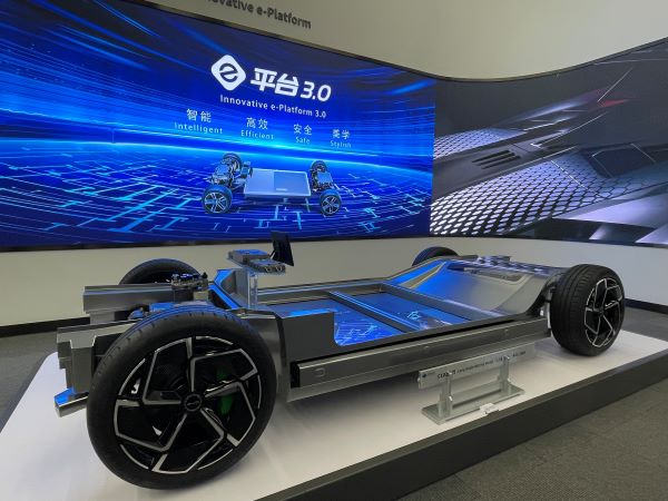 “新能源汽車第一城”再易主，深圳大幅超車，還有這些城市在踩油門