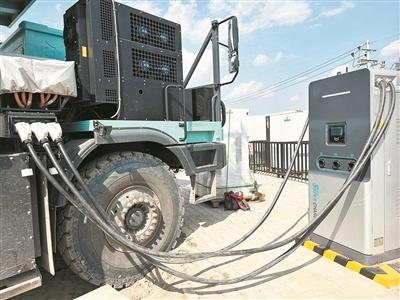“1分鐘30度”，新能源重卡充電提速