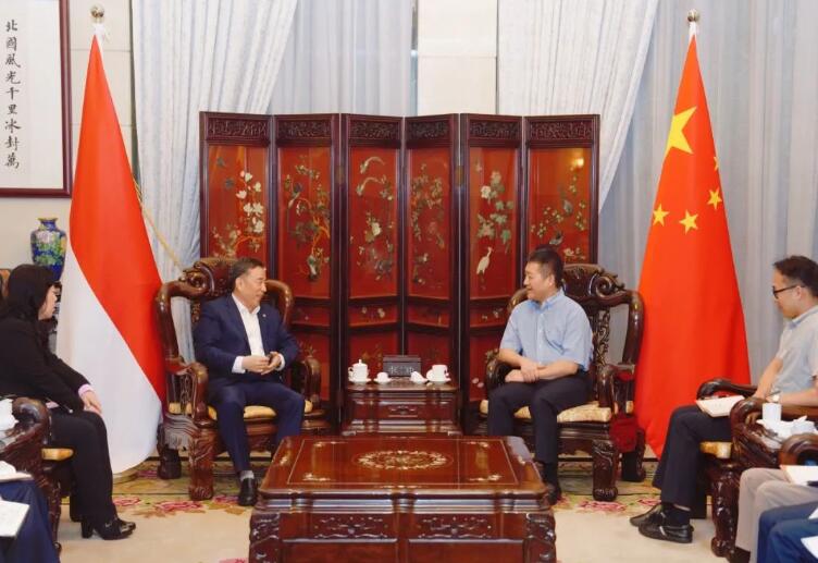 中國(guó)能建黨委書記、董事長(zhǎng)宋海良與中國(guó)駐印度尼西亞大使陸慷會(huì)談