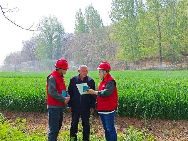 國(guó)網(wǎng)孟津供電公司電力先行助春耕，不誤農(nóng)時(shí)不誤春