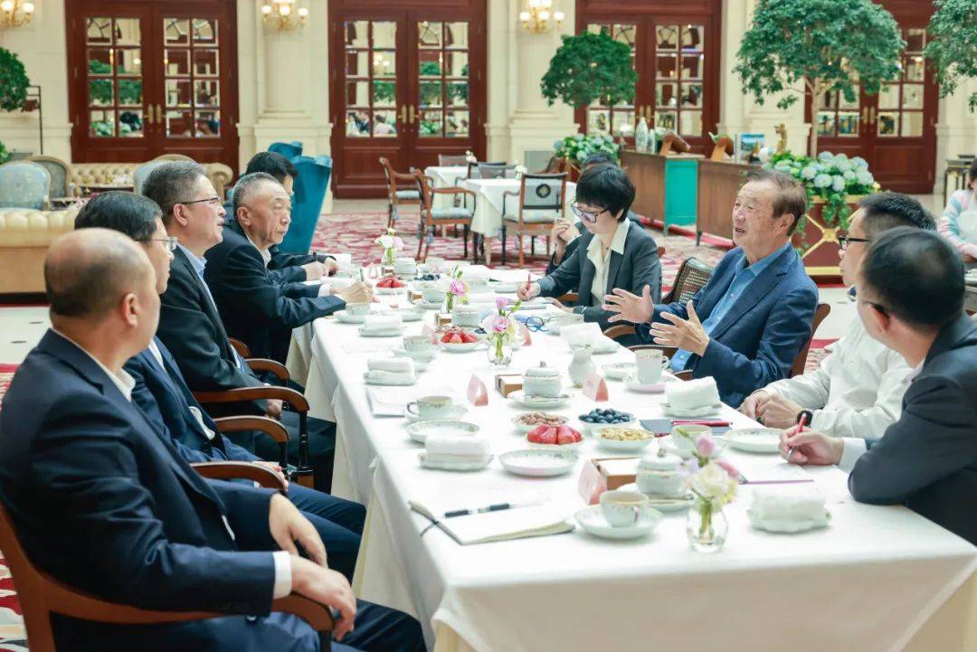 華為公司創(chuàng)始人任正非會(huì)見(jiàn)中煤集團(tuán)董事長(zhǎng)