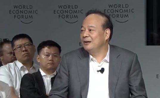 寧德時(shí)代董事長曾毓群回應(yīng)“卷王”標(biāo)簽，強(qiáng)調(diào)價(jià)值競爭與創(chuàng)新