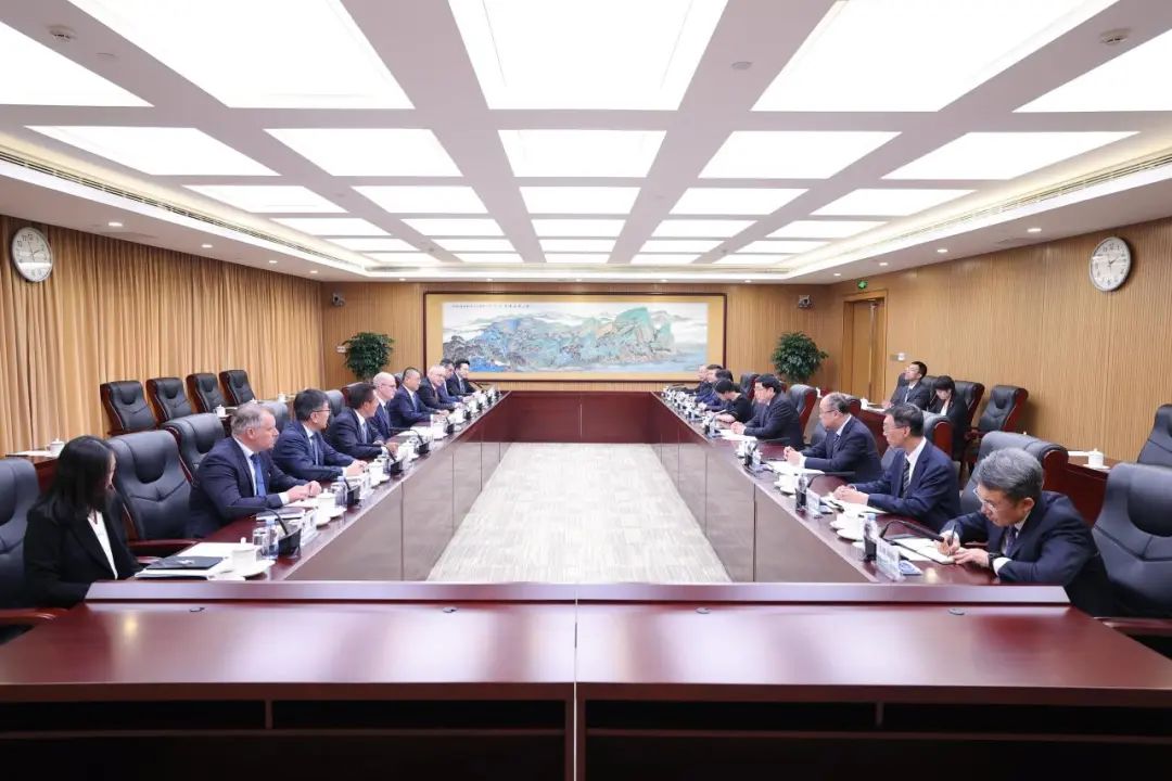 張智剛會見日立能源總裁方秦、候任總裁沈瑞博