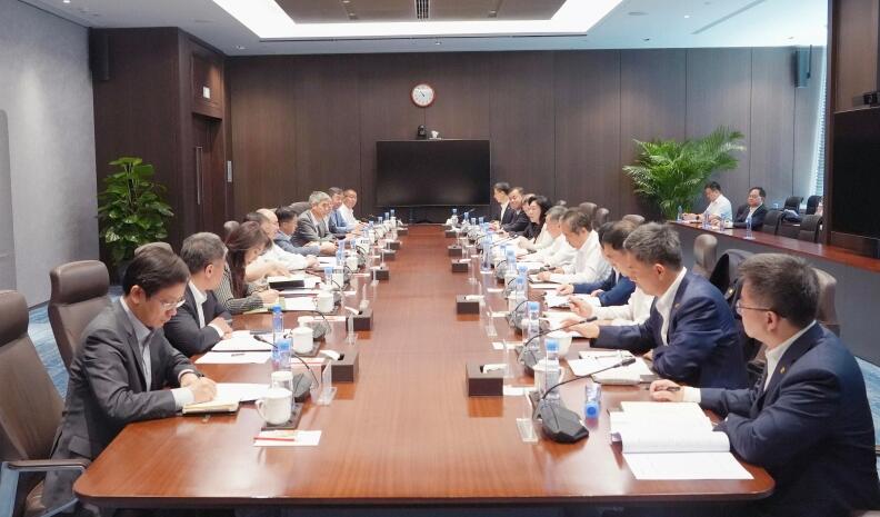 中國能建黨委書記、董事長宋海良與中信集團黨委書記、董事長奚國華會談