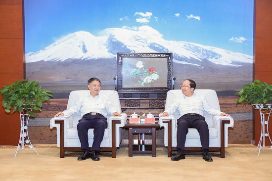 華能集團有限公司黨組書記、董事長溫樞剛拜會克州黨委書記王學東