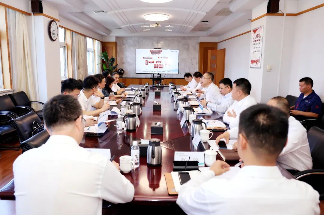 中國電氣裝備黨委書記、董事長李洪鳳到寶雞駐地企業(yè)調(diào)研