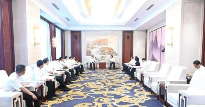 濰坊市委書記劉運(yùn)會(huì)見(jiàn)大唐山東發(fā)電有限公司客人