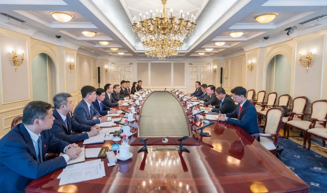 大唐集團黨組書記、董事長鄒磊與老撾總理府辦公廳部長、總理首席顧問西納萬·蘇發(fā)努馮會談