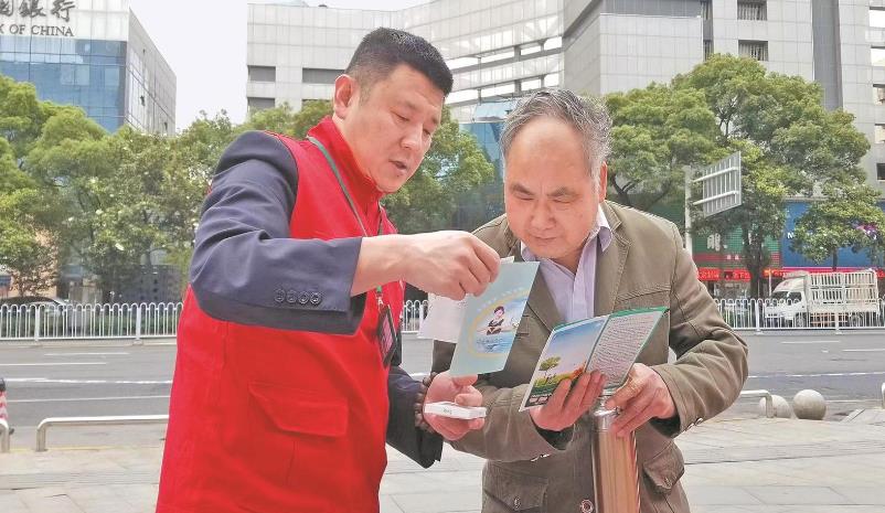 季波：打出客戶(hù)服務(wù)“金字招牌”