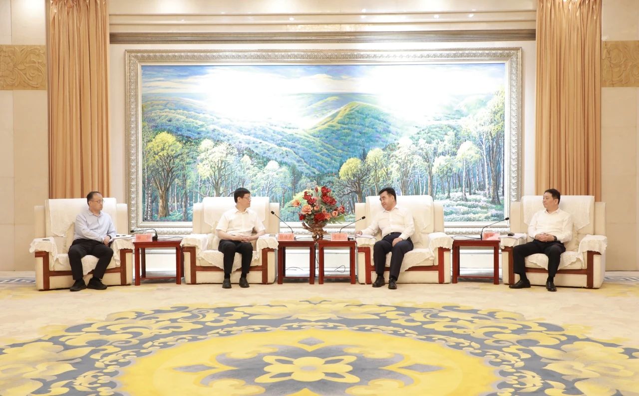 華電煤業(yè)黨委書記、董事長(zhǎng)杜將武拜會(huì)慶陽市委書記黃澤元