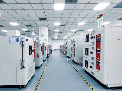 新型儲能行業(yè)快速發(fā)展，海博思創(chuàng)為產(chǎn)業(yè)規(guī)?；峁┯辛χ? width=