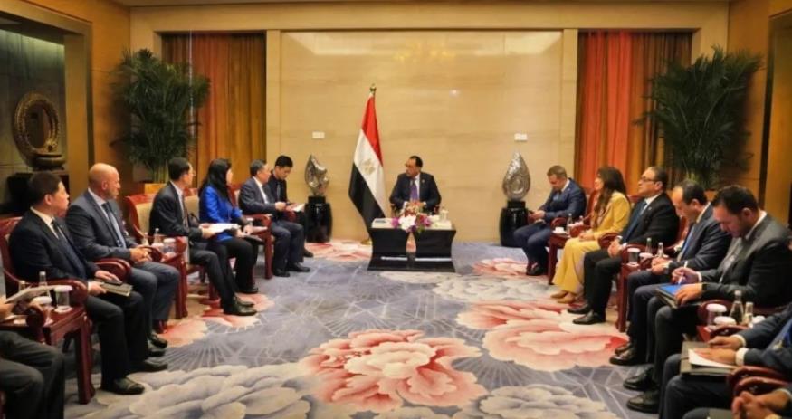 中國能建黨委書記、董事長宋海良拜會埃及總理馬德布利