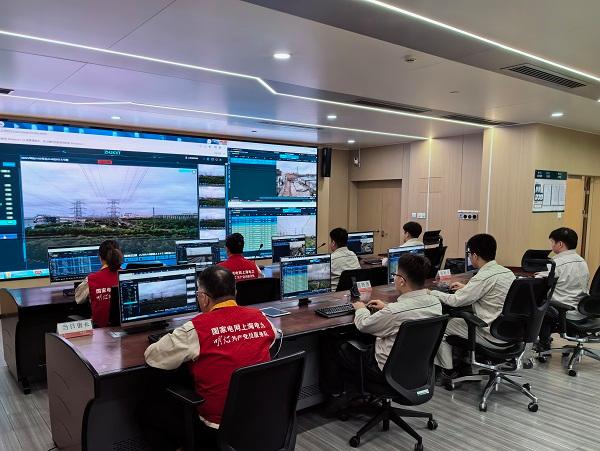 國網(wǎng)上海超高壓公司全力迎戰(zhàn)臺(tái)風(fēng)“普拉?！?全力確保城市主電網(wǎng)安全穩(wěn)定運(yùn)行