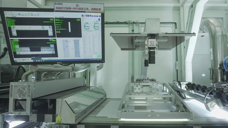 蜂巢能源全球首創(chuàng)熱復(fù)合飛疊技術(shù)，實現(xiàn)儲能短刀電芯高效高質(zhì)量生產(chǎn)