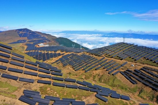 云南昭通羊窩頭、八棵樹光伏項(xiàng)目135兆瓦全容量并網(wǎng)發(fā)電