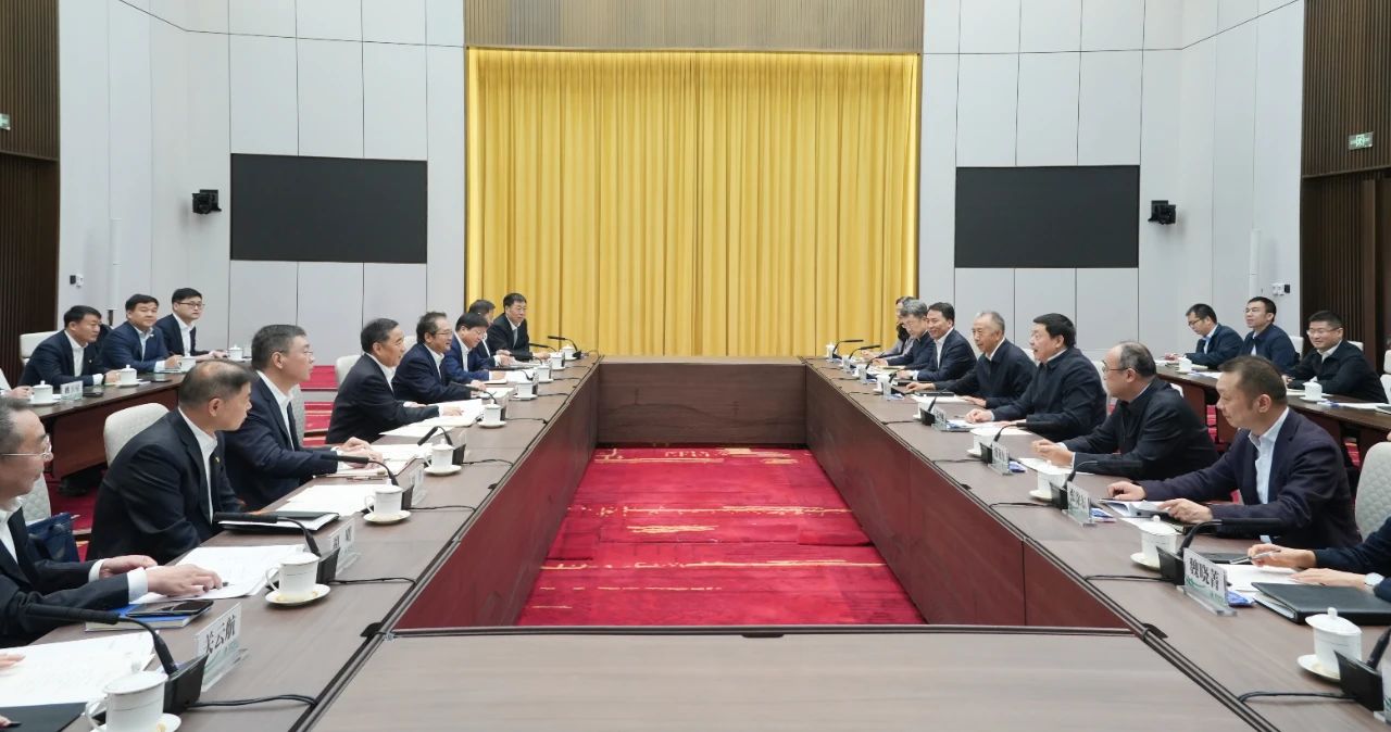 中國(guó)能建黨委書(shū)記、董事長(zhǎng)宋海良與國(guó)家電網(wǎng)董事長(zhǎng)、黨組書(shū)記張智剛會(huì)談